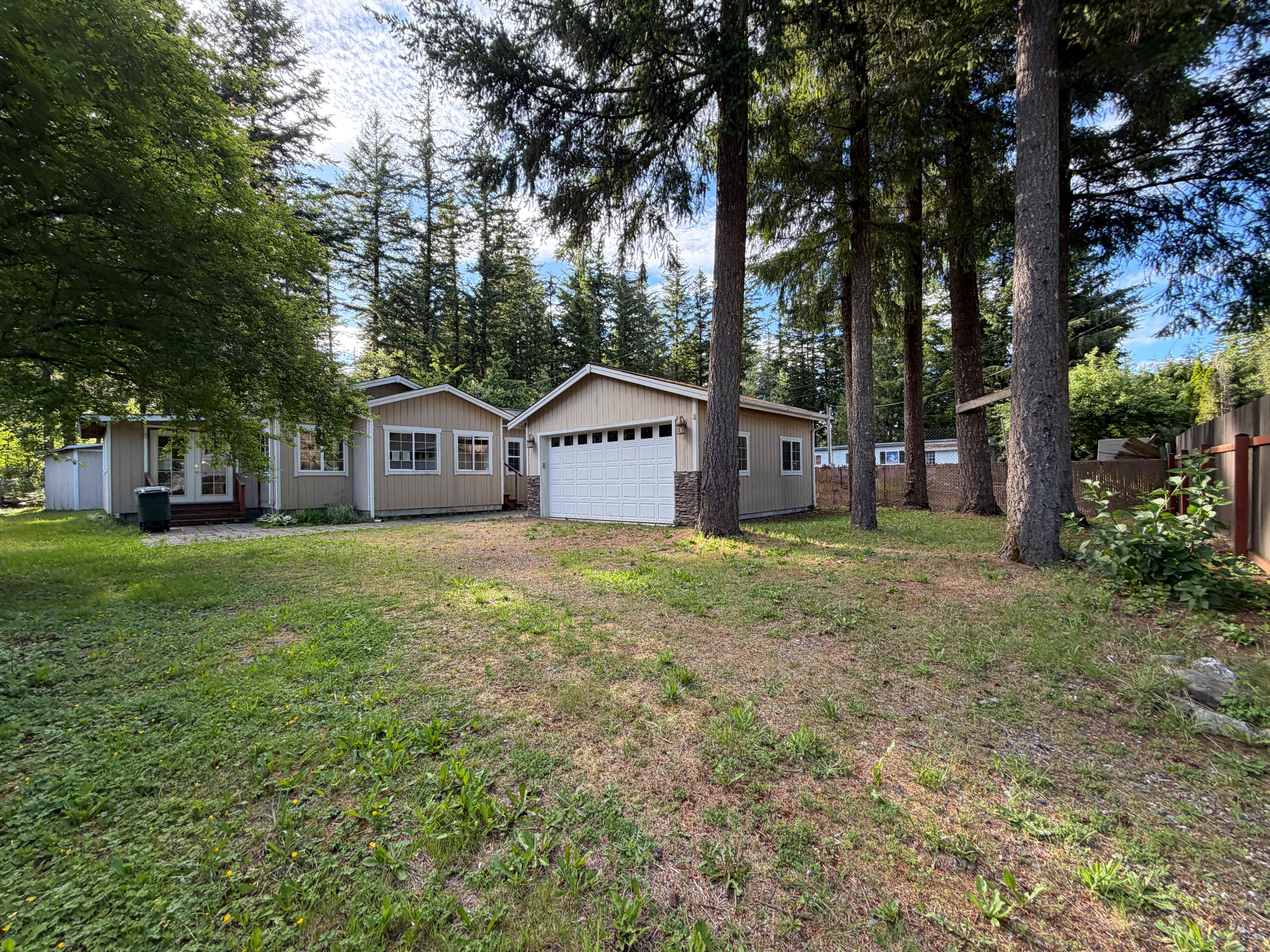 HUD Home — 8595 Golden Valley Dr, Maple Falls, WA 98266
