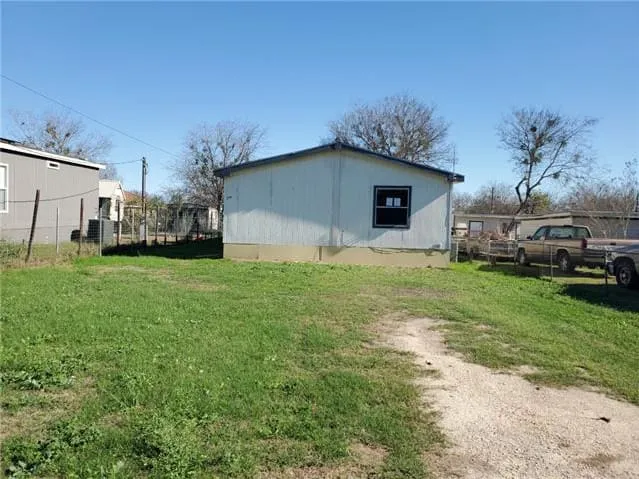 HUD Home β 754 Kayroe Rd, Adkins, TX 78101