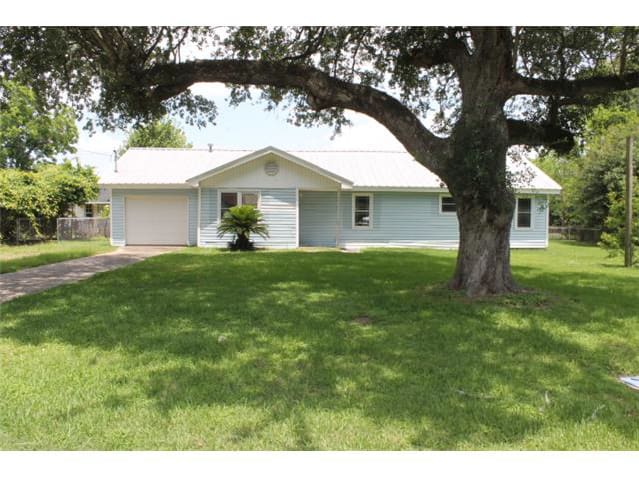 HUD Home — 2714 Dowling St, West Orange, TX 77630