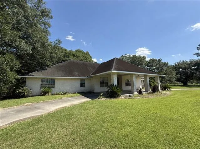 HUD Home — 37450 La Highway 16, Denham Springs, LA 70706