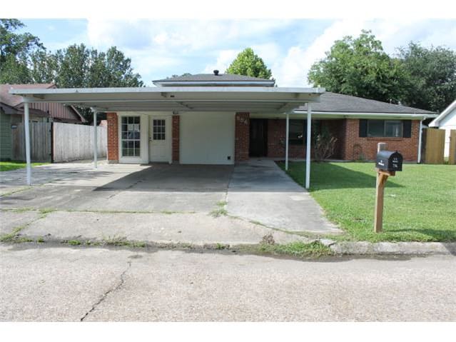 HUD Home β 556 Hydrangea Ave, Orange, TX 77630