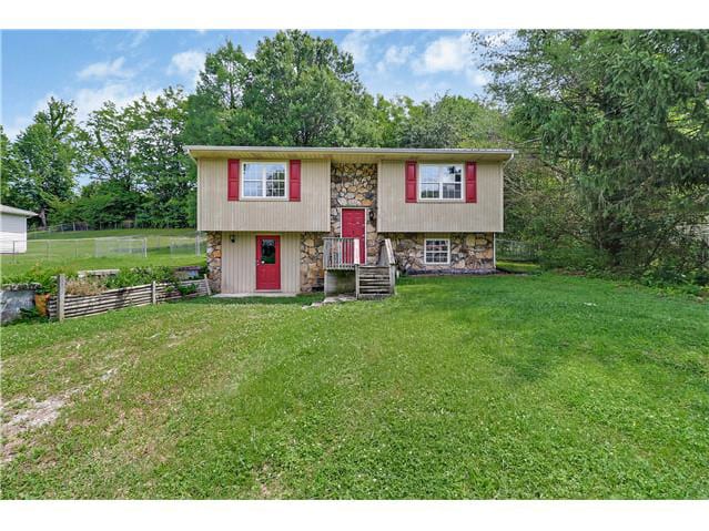 HUD Home — 106 Willow Creek Rd, Wartburg, TN 37887