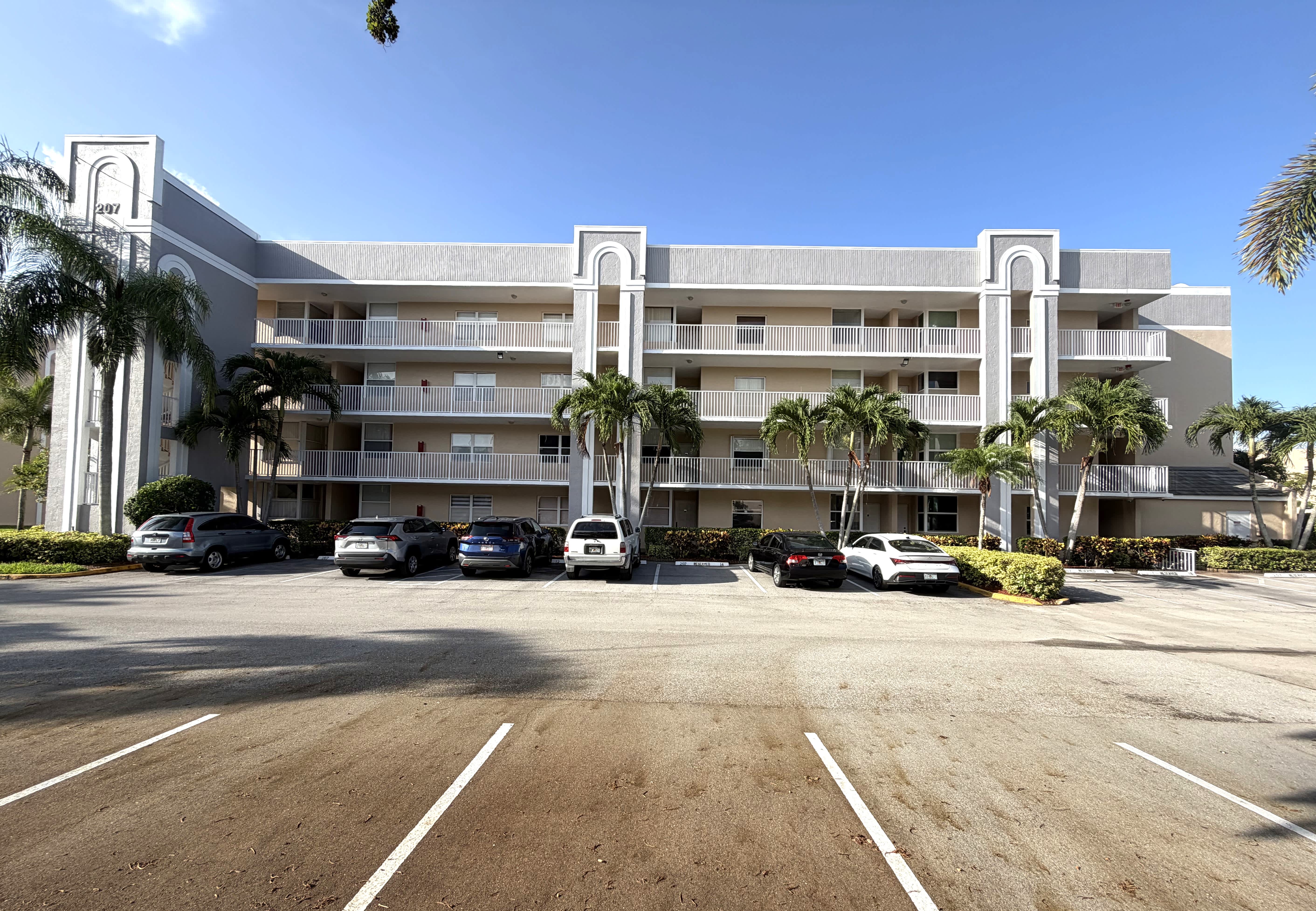 HUD Home — 10382 Nw 24th Pl Apt 104, Sunrise, FL 33322