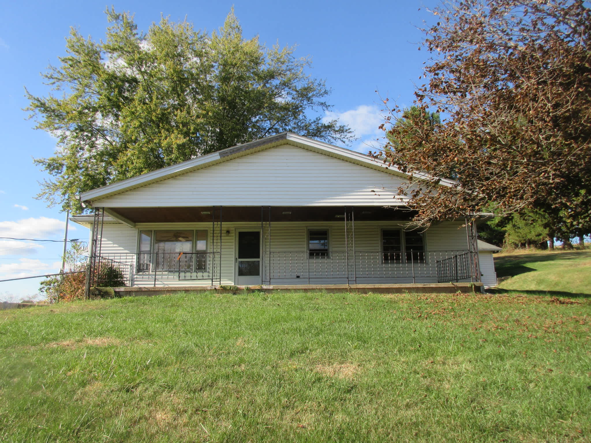 HUD Home — 35 Pleasant Valley Rd, Claysville, PA 15323