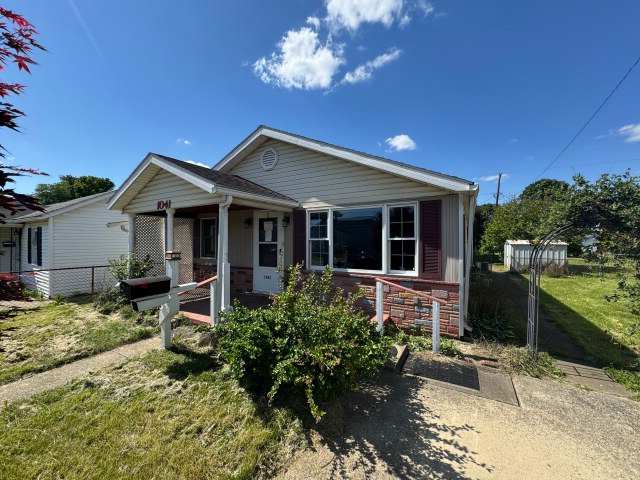 HUD Home β 1041 Dayton St, Chillicothe, OH 45601