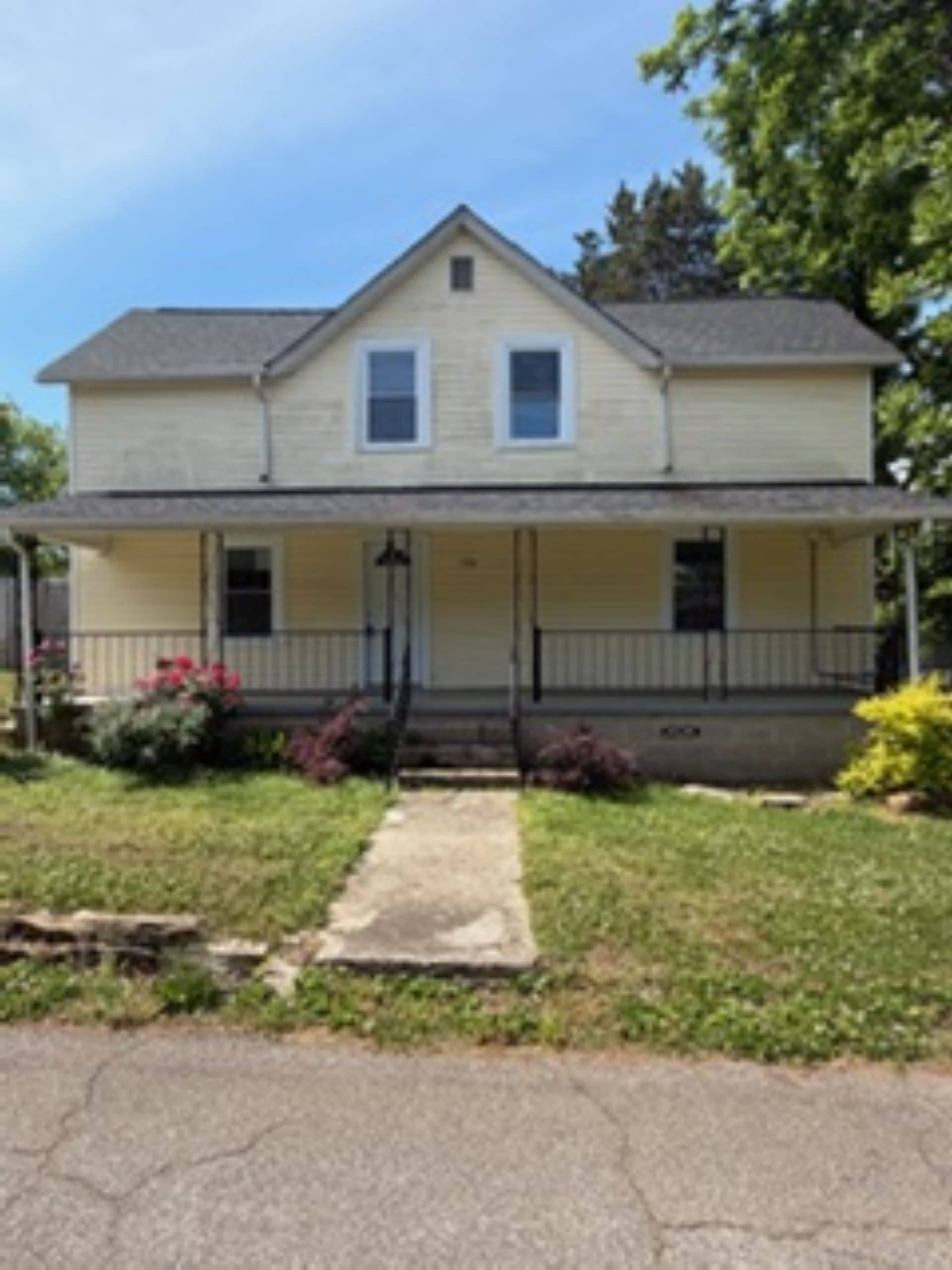 HUD Home — 220 Jackson St, Glendale, SC 29346