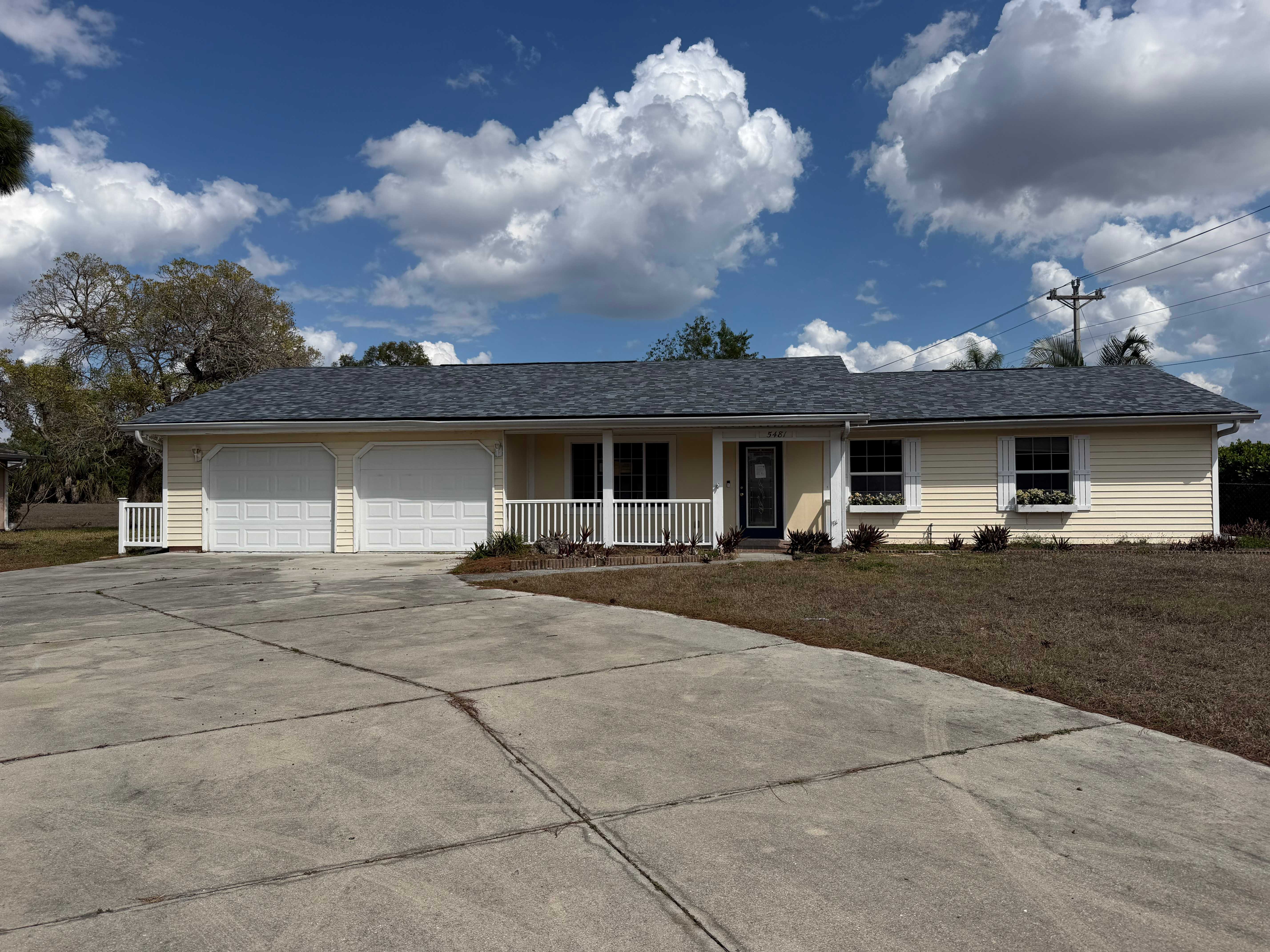HUD Home — 5481 Burnham Ct, North Fort Myers, FL 33903