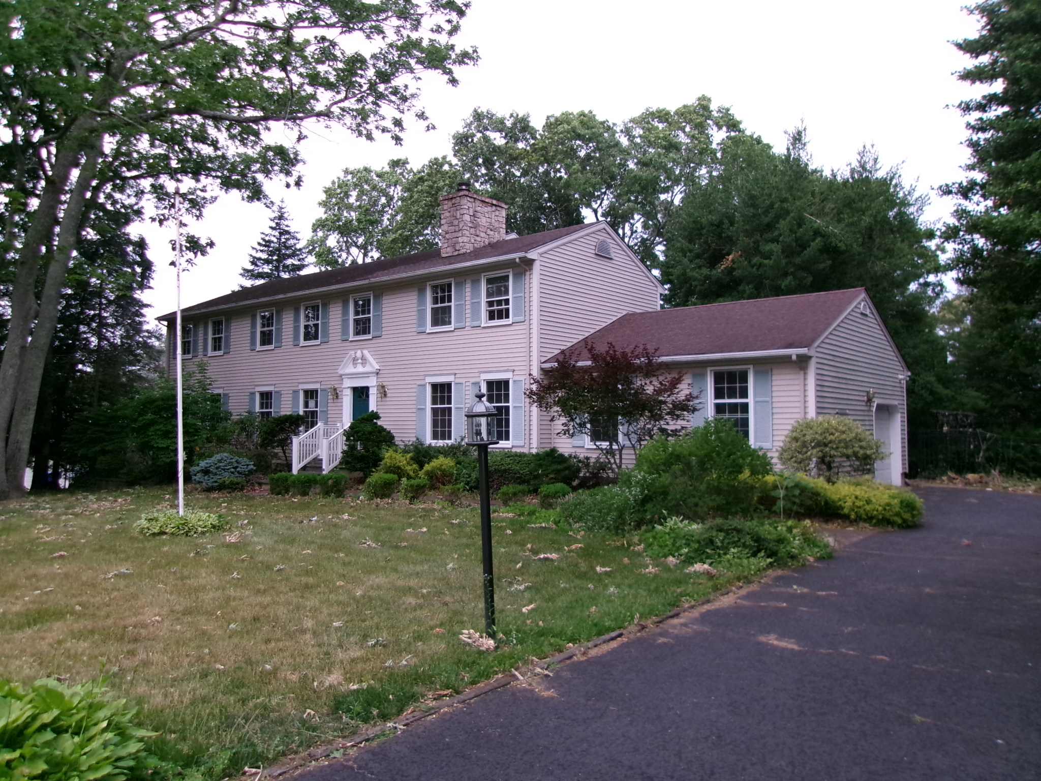 HUD Home — 852 Glenwood Cir, Toms River, NJ 08753 - photo 1