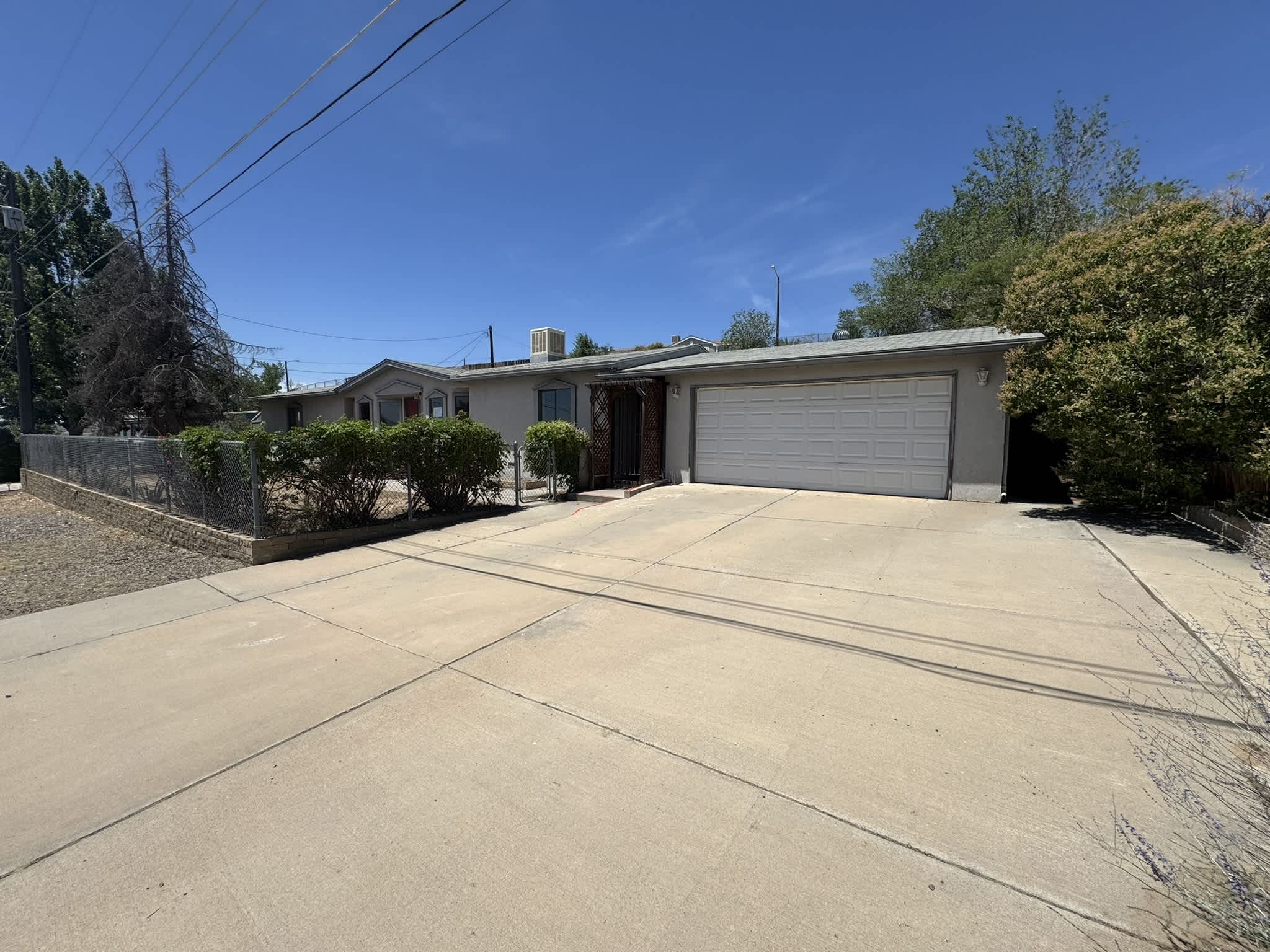 HUD Home — 6101 Marseille Blvd, Farmington, NM 87402 - photo 1