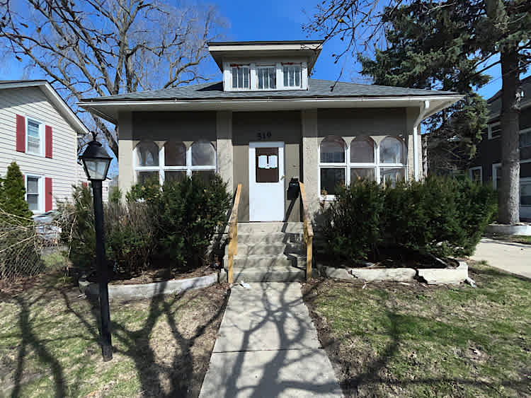HUD Home — 519 N View St, Aurora, IL 60506 - photo 1