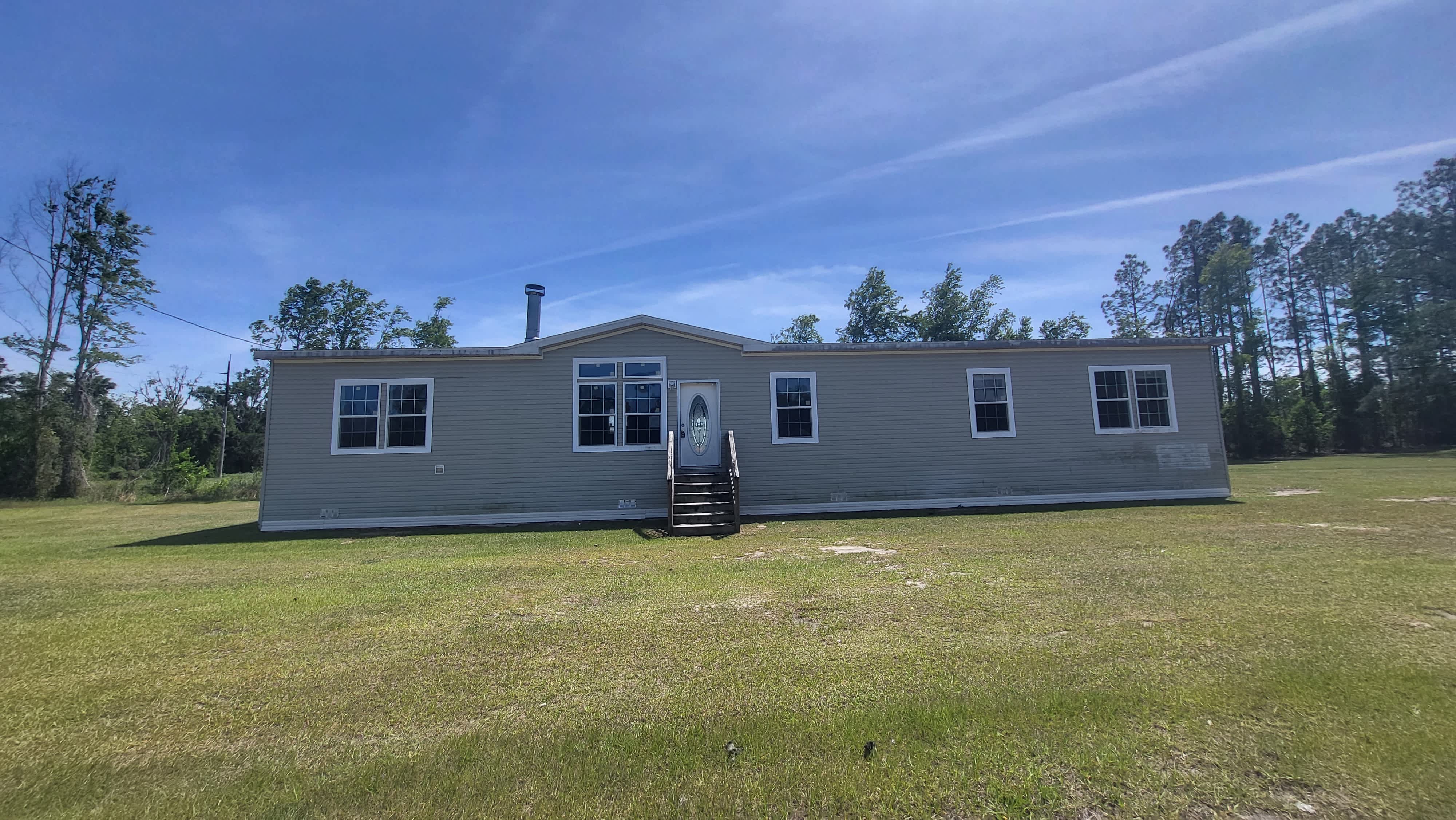 HUD Home — 192 Se Ashe Way, Madison, FL 32340 - photo 1