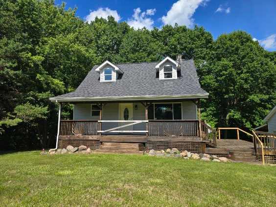 HUD Home — 5848 Fostoria Rd, Columbiaville, MI 48421 - photo 1