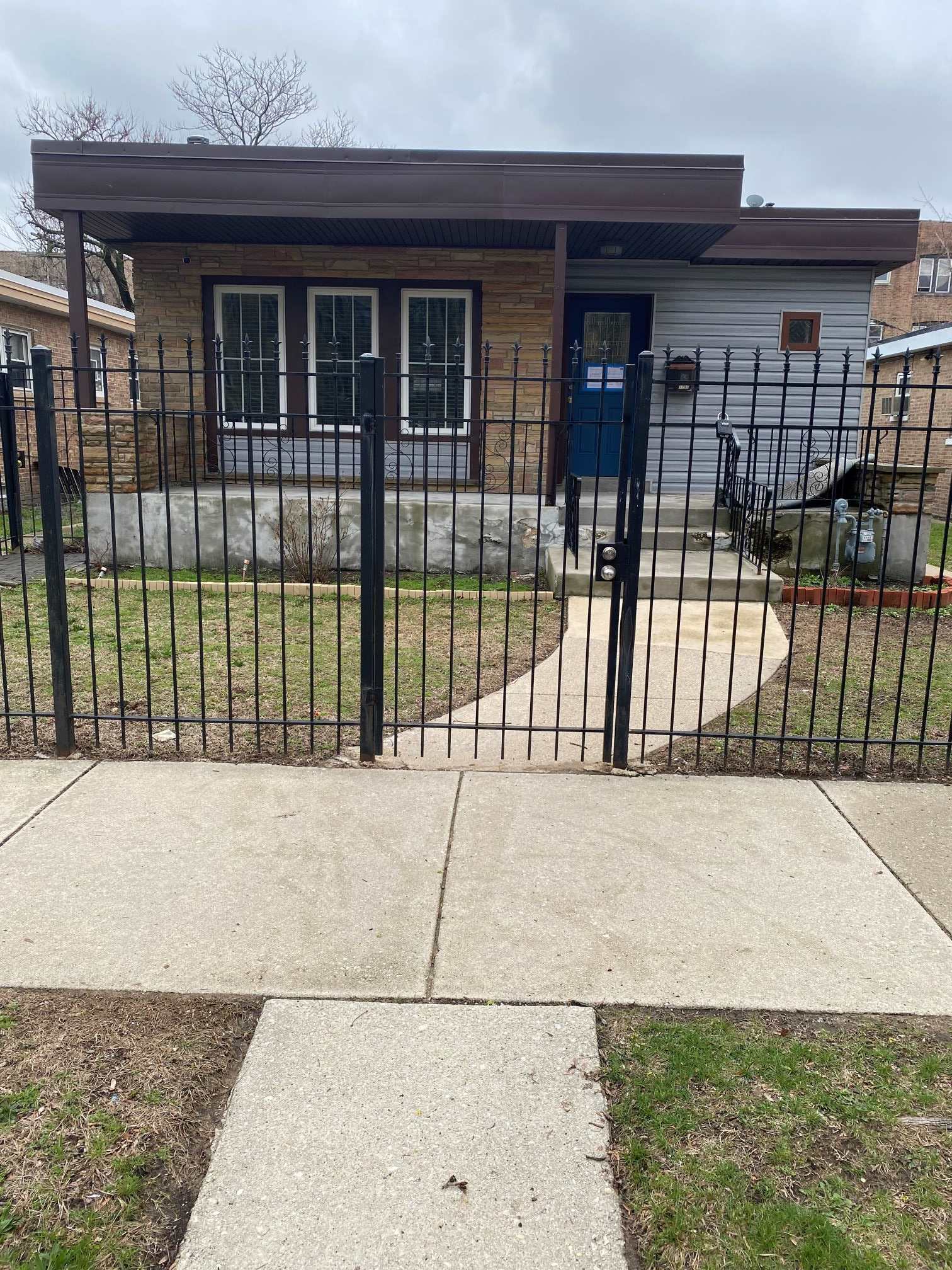 HUD Home — 1757 East 71st Pl, Chicago, IL 60649 - photo 1