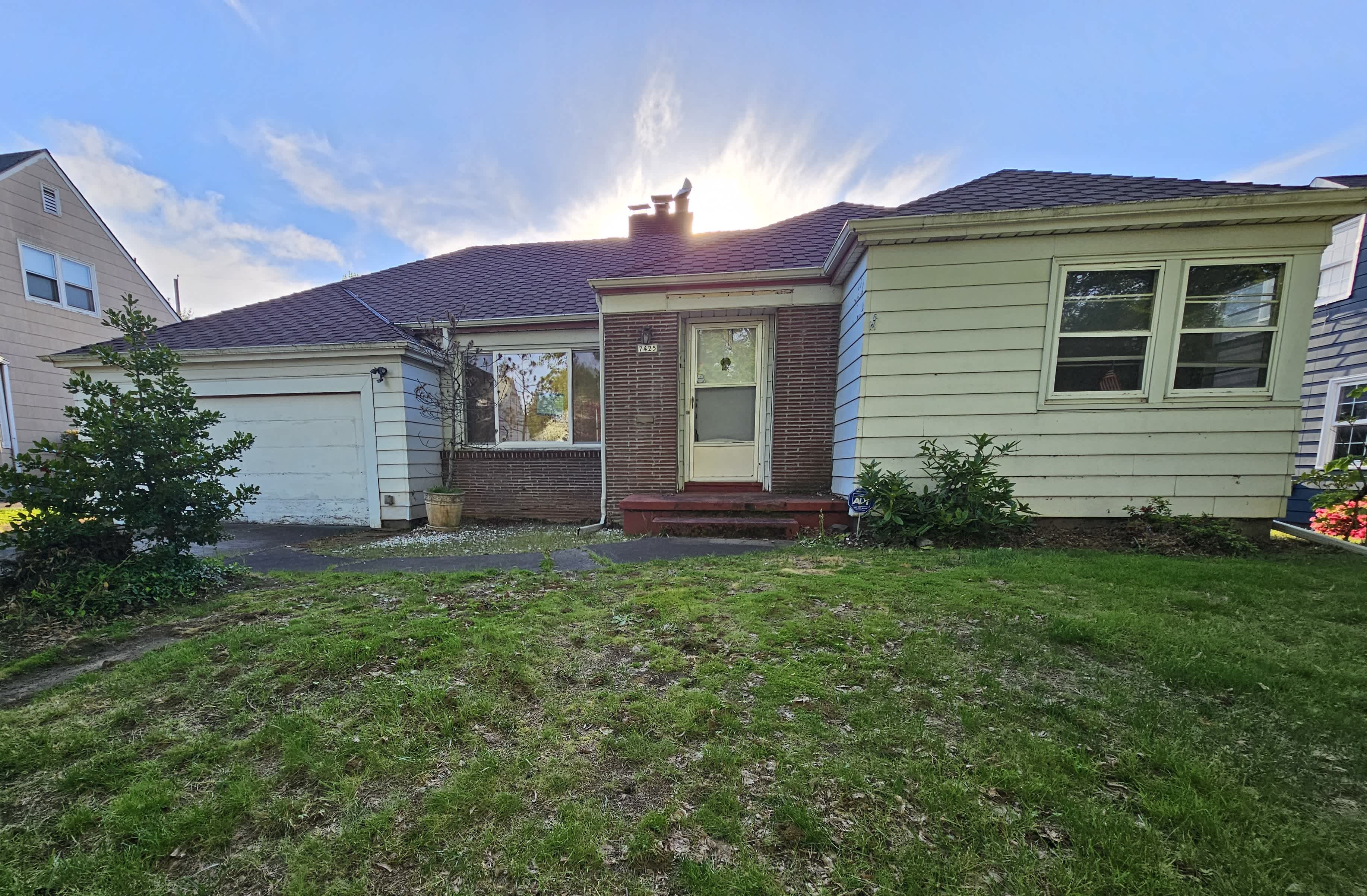 HUD Home — 7425 N Chase Ave, Portland, OR 97217 - photo 1
