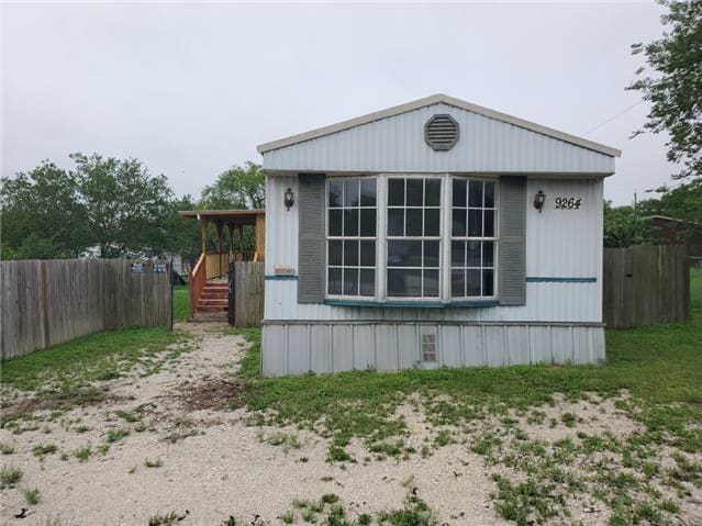 HUD Home — 9264 Kilgore Dr # 1, Converse, TX 78109 - photo 1