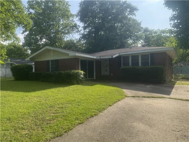 HUD Home — 112 Hudson Dr, Warner Robins, GA 31088 - photo 1
