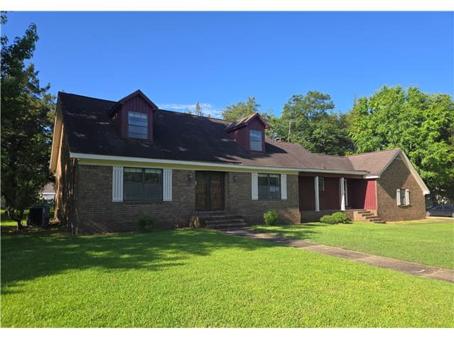 HUD Home — 1811 Olive Ave, Demopolis, AL 36732 - photo 1