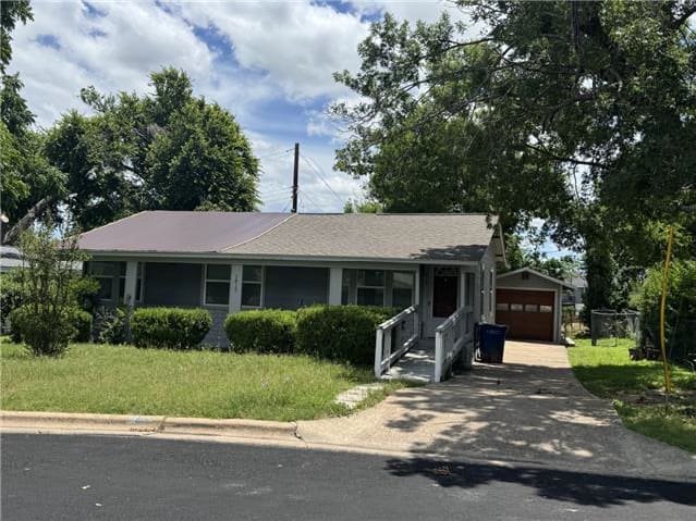 HUD Home — 1813 Rhodes Rd, Austin, TX 78721 - photo 1