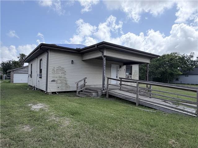HUD Home — 419 W 2nd St, Freeport, TX 77541 - photo 1
