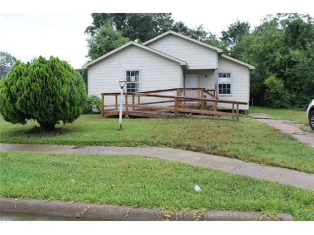 HUD Home — 3207 Corley St, Beaumont, TX 77701 - photo 1