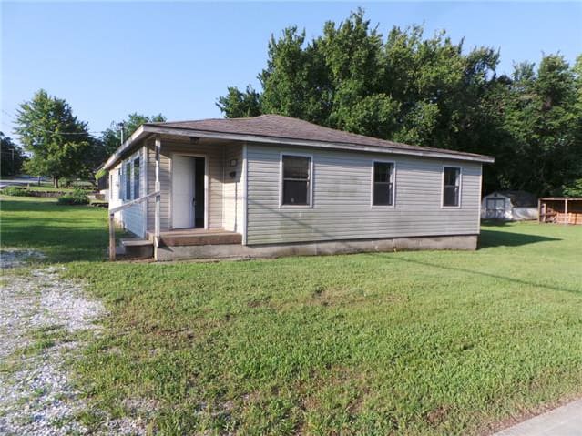 HUD Home — 1604 Galena Ave, Galena, KS 66739 - photo 1