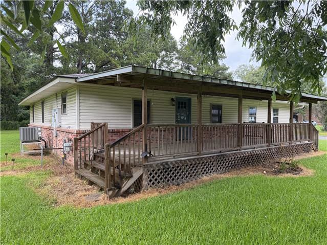 HUD Home — 26035 John L Ln, Denham Springs, LA 70726 - photo 1