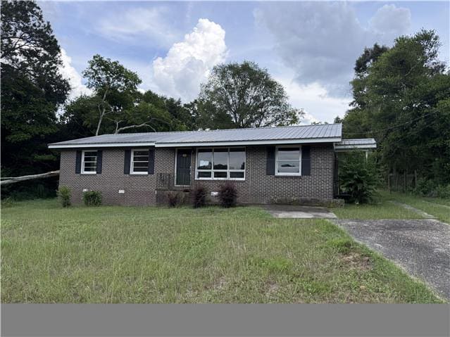 HUD Home — 160 Meadowview Dr, Ozark, AL 36360 - photo 1