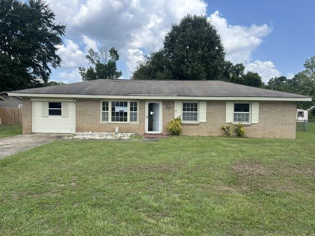 HUD Home — 2206 Old Orrville Rd, Selma, AL 36701 - photo 1