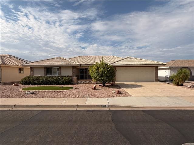 HUD Home — 7941 E Navarro Ave, Mesa, AZ 85209 - photo 1