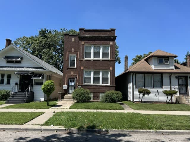 HUD Home — 7648 S Luella Ave, Chicago, IL 60649 - photo 1