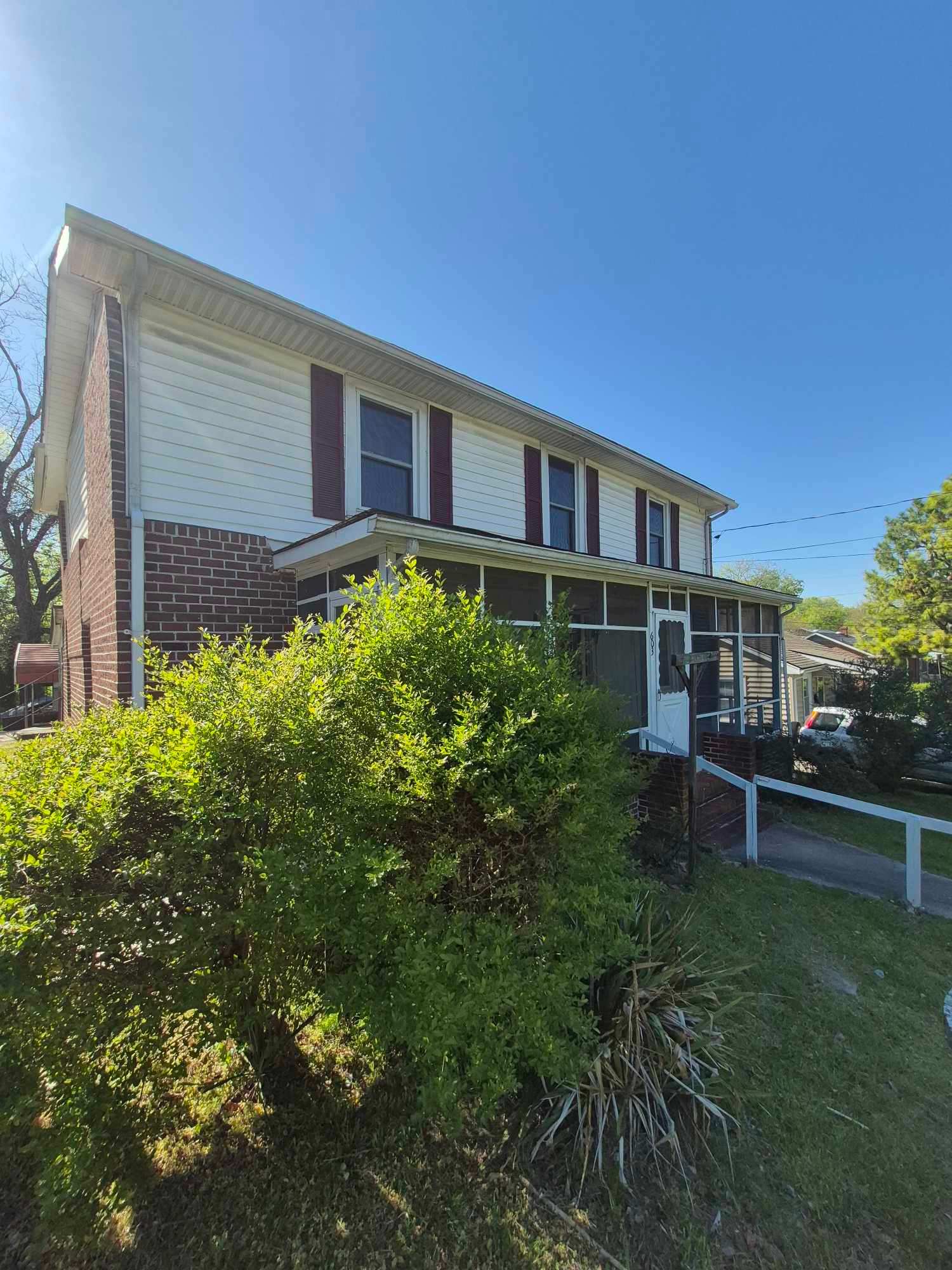 HUD Home — 603 Griffin Blvd, Farmville, VA 23901 - photo 1