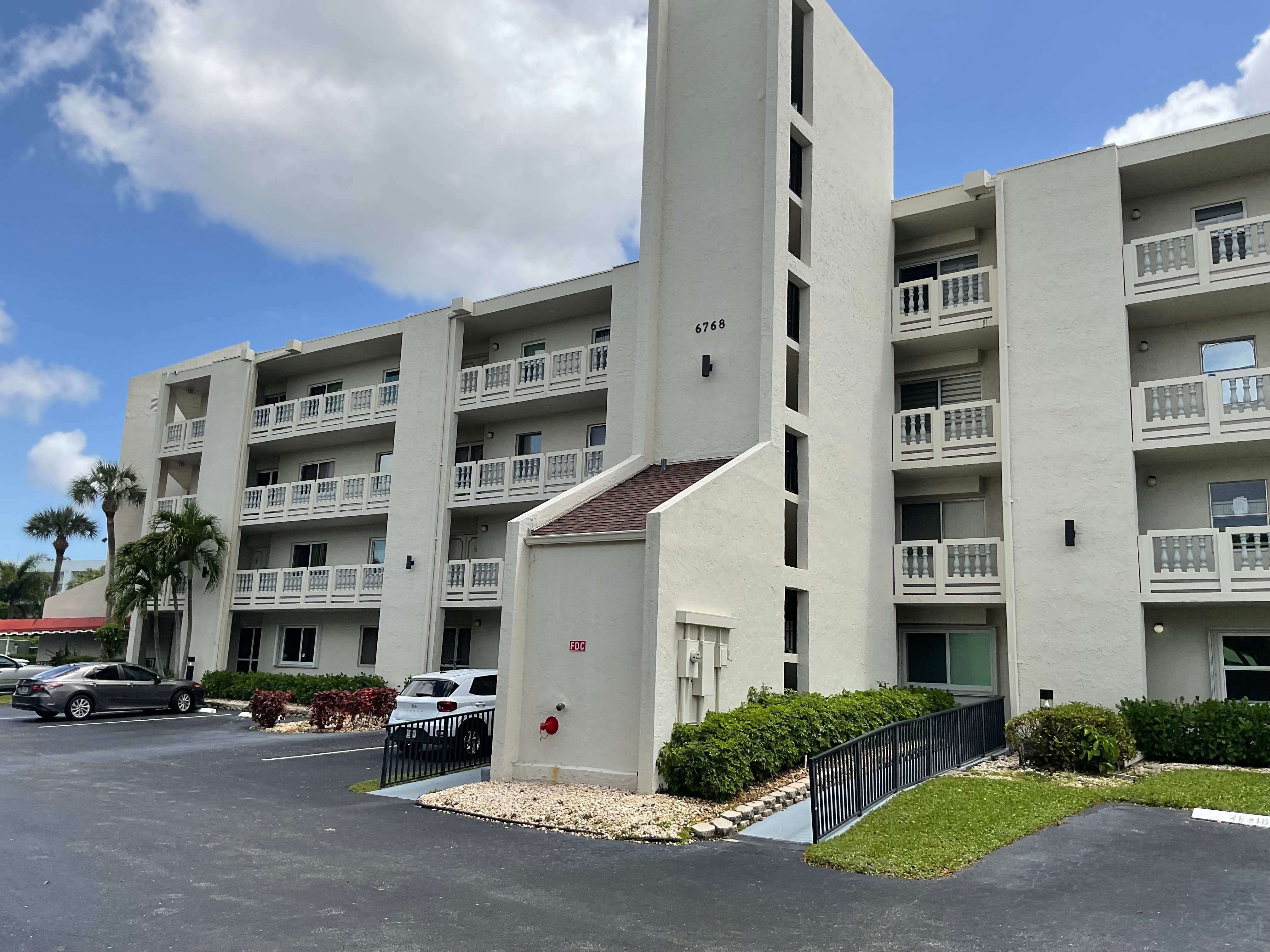 HUD Home — 6768 10th Ave N. Apt 209, Lake Worth, FL 33467 - photo 1