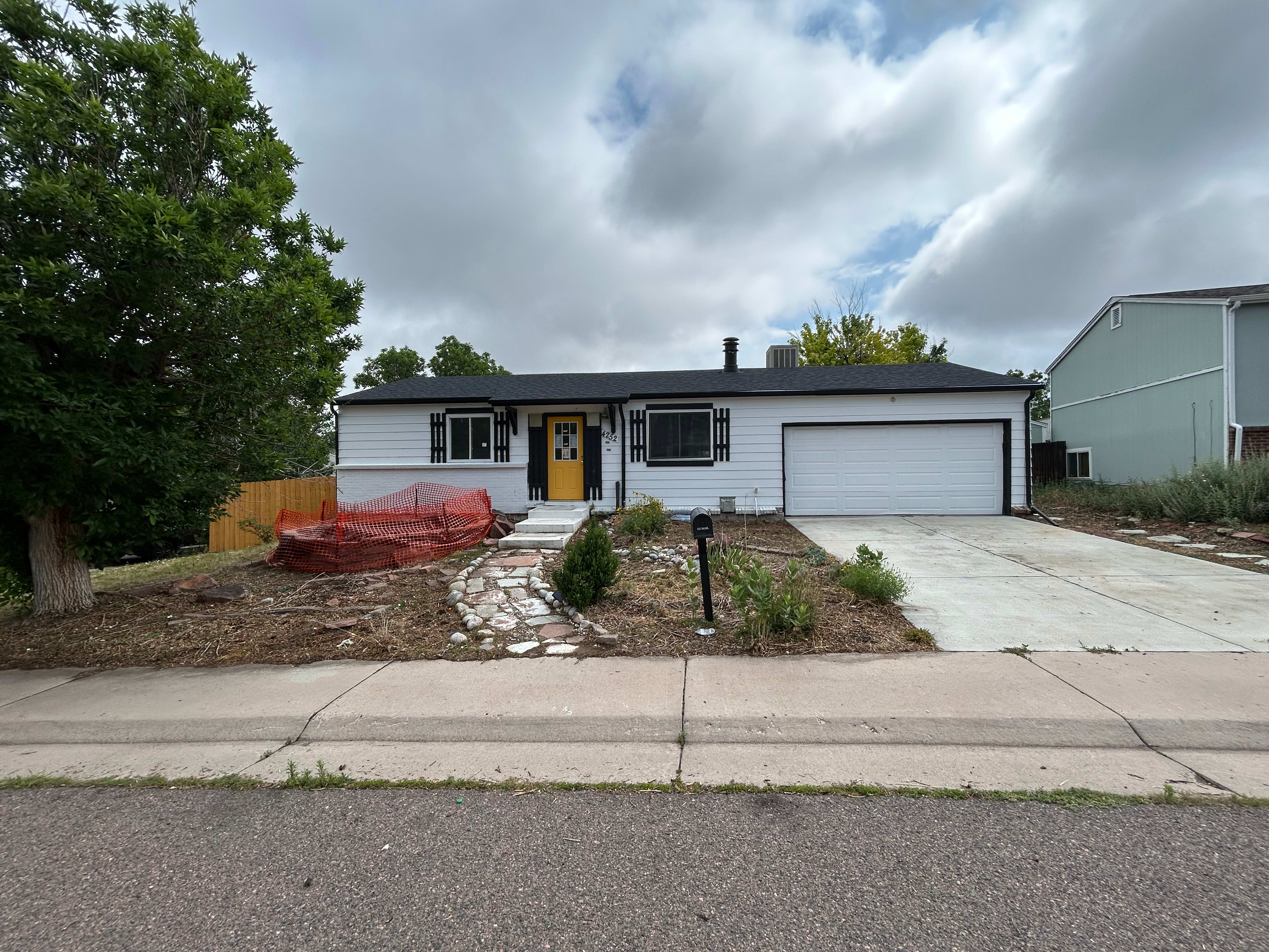 HUD Home — 4252 S Quintero Way, Aurora, CO 80013 - photo 1