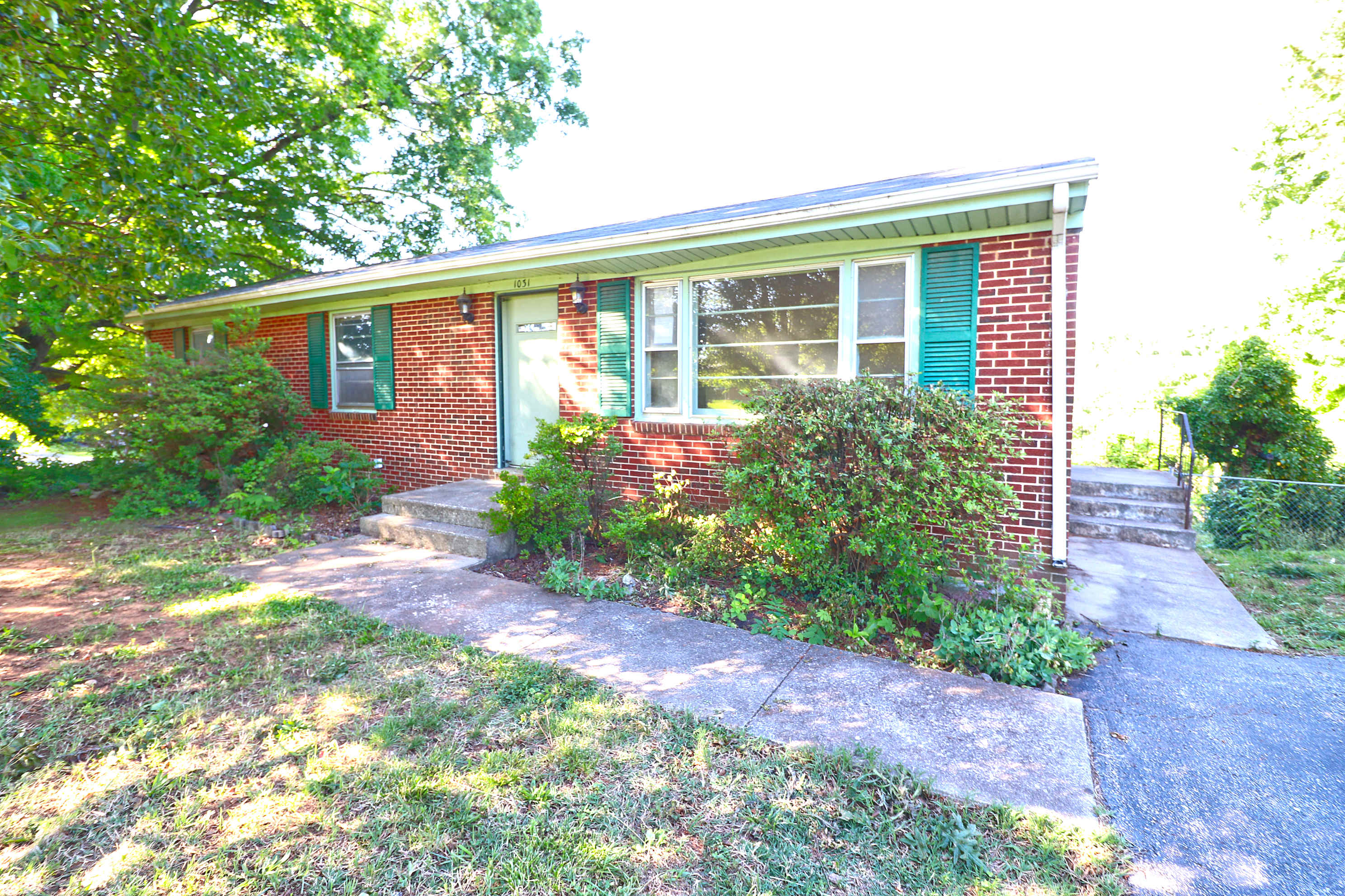 HUD Home — 1031 Broadhill Drive, Vinton, VA 24179 - photo 1