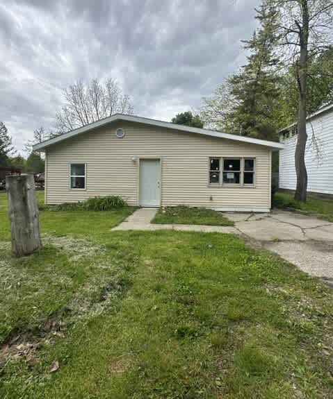 HUD Home — 1020 R G Curtiss Ave, Lansing, MI 48911 - photo 1