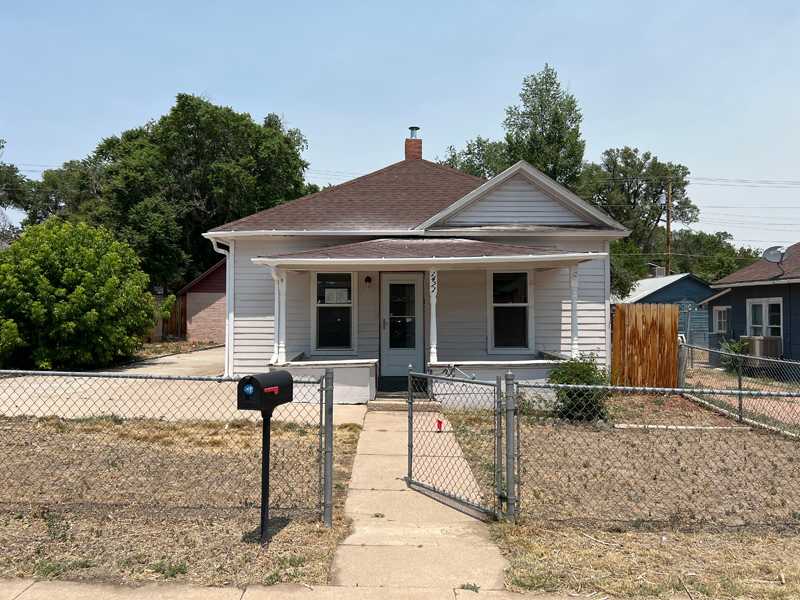 HUD Home — 1421 E 12th St, Pueblo, CO 81001 - photo 1