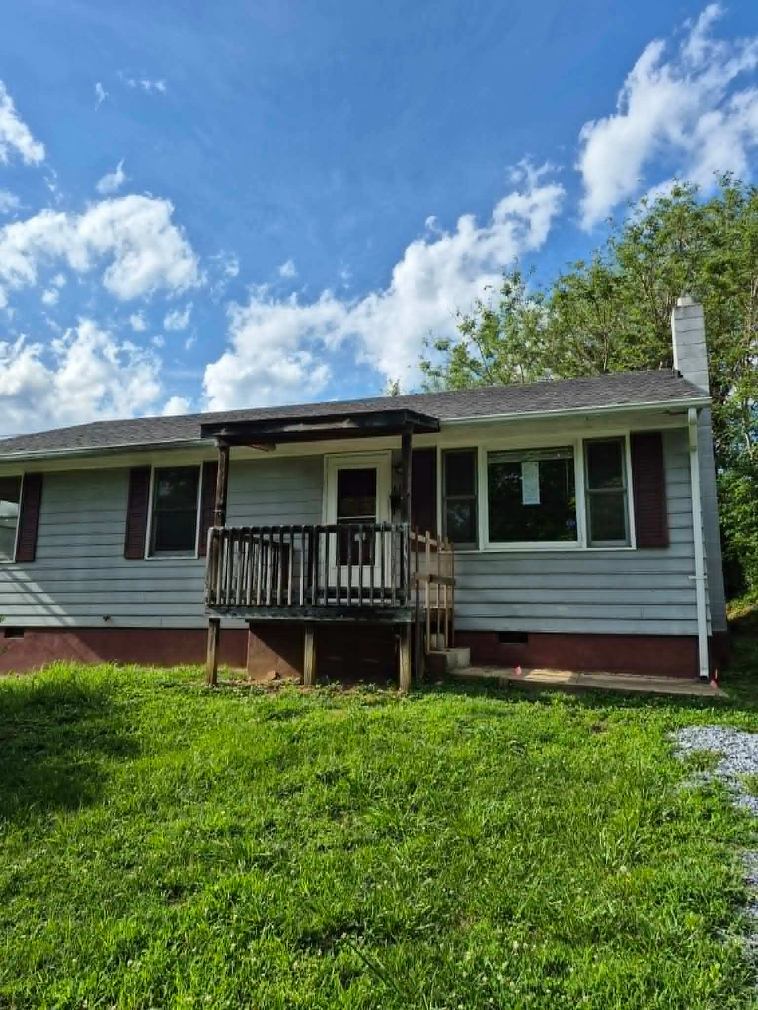 HUD Home — 616 Liberty St, Bedford, VA 24523 - photo 1