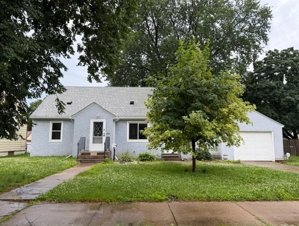 HUD Home — 132 Richmond St E, South Saint Paul, MN 55075 - photo 1