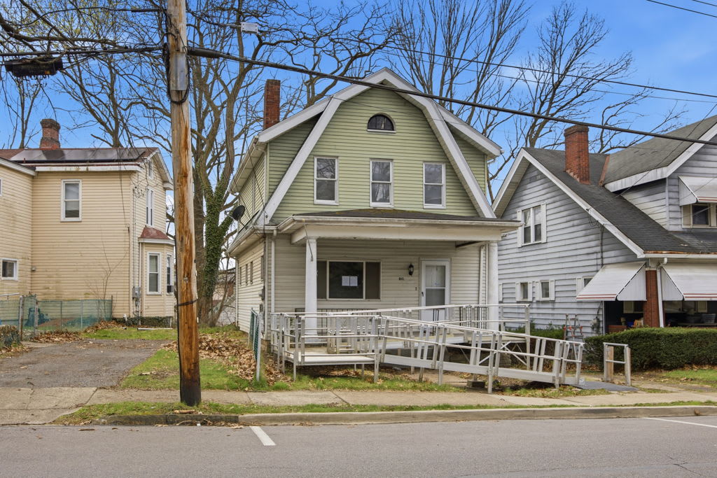 HUD Home — 810 Jackman Ave, Pittsburgh, PA 15202 - photo 1