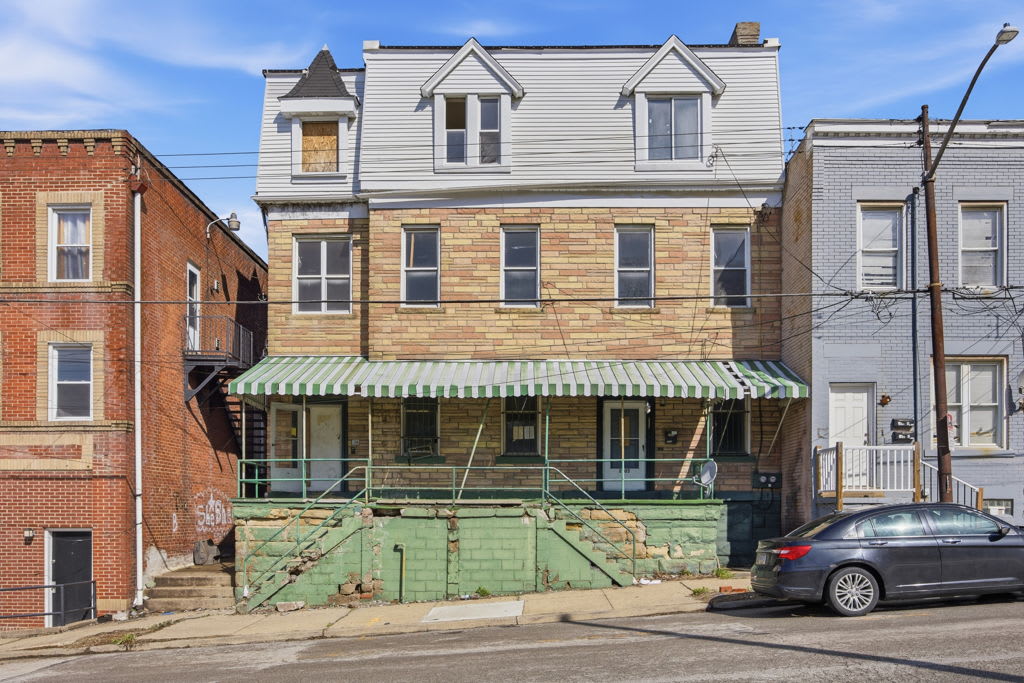 HUD Home — 2803 Wylie Ave, Pittsburgh, PA 15219 - photo 1