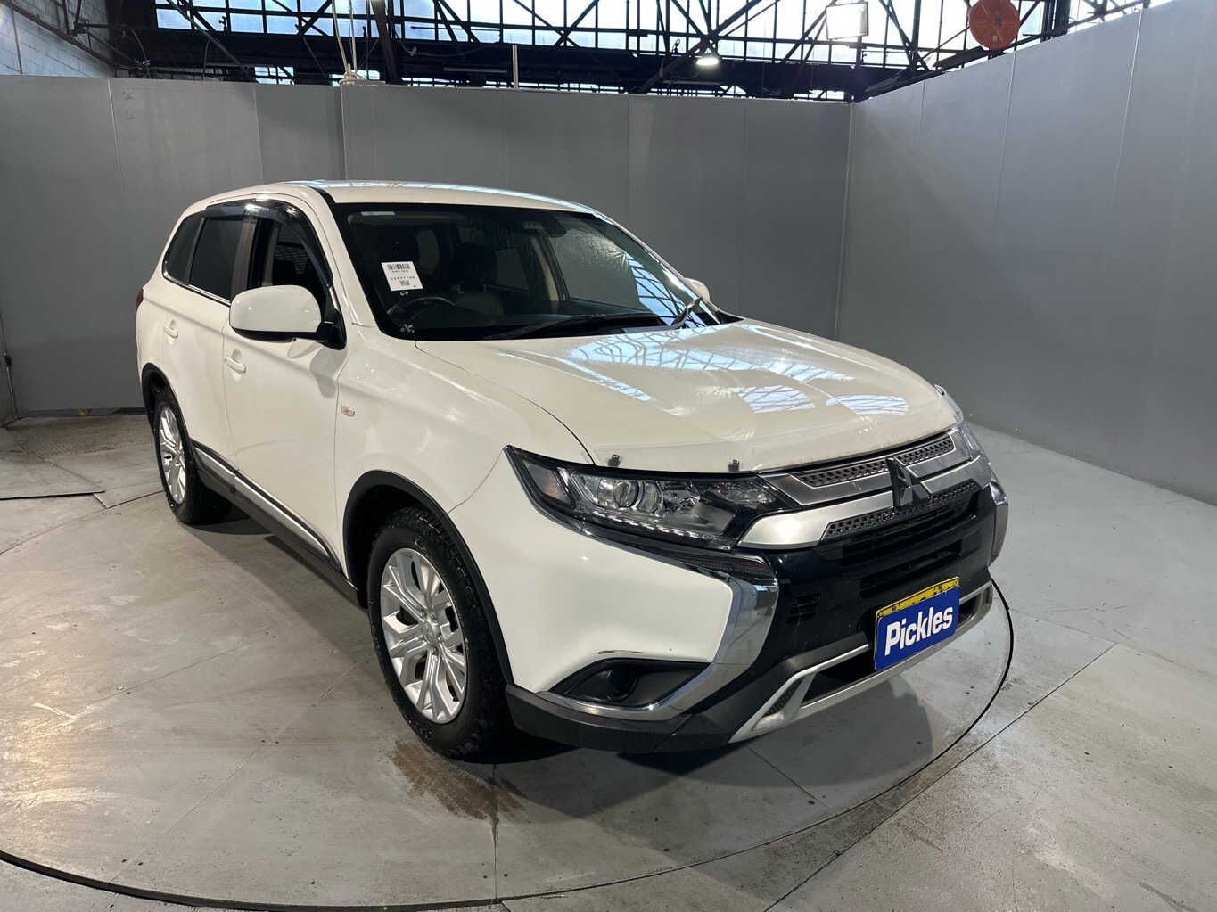 2021 Mitsubishi Outlander - photo 1