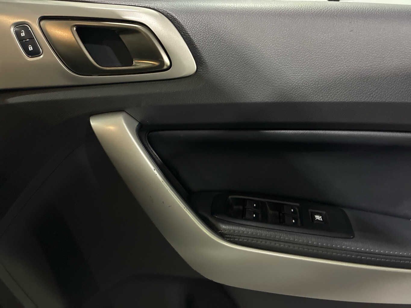 2022 Ford Everest - photo 1