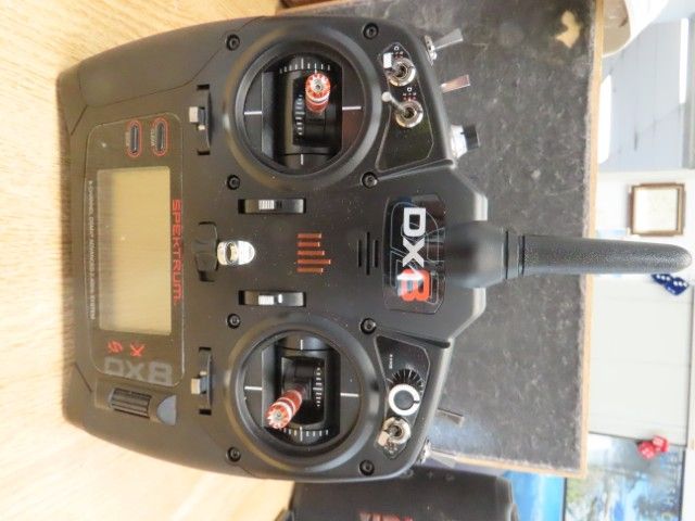 Spektrum DX8 8-Channel Transmitter(S)