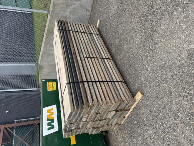 Lot Of 64 Planks (Off)