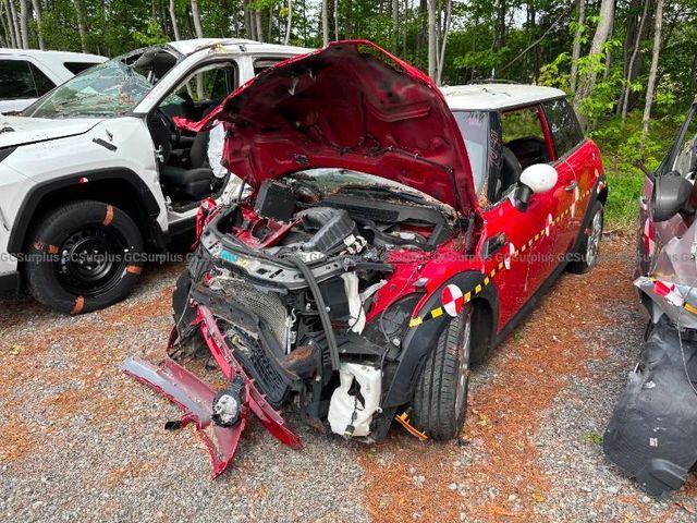 2011 MINI Cooper Base - Sold for Parts