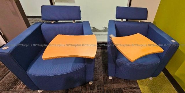 Haworth Hello Lounge Chairs With Tablet Arm