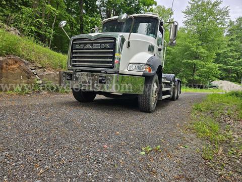 2013 Mack GU813 Tri Axle Day Cab