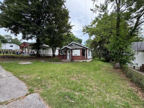 Great Bungalow Investment Property โข Located in ST Louis, MO โข 1Bath Single Family Home