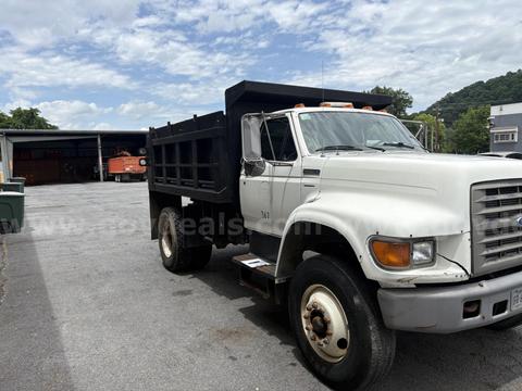 1996 Ford F800