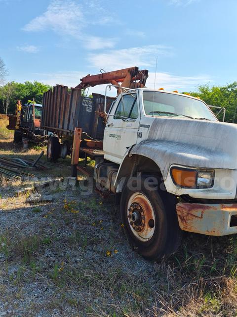 1998 Ford F800